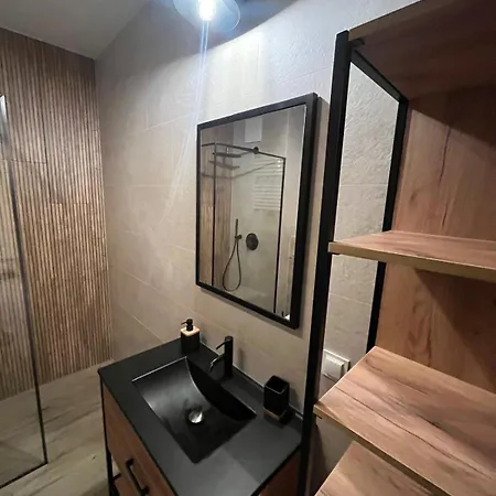 Garnizon Spacious 4-separate With Balcony 2 Bathrooms And 2 Parking Spaces